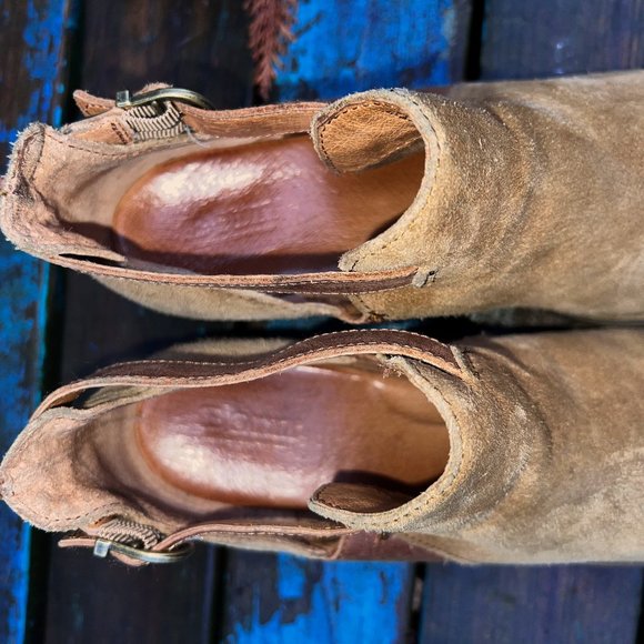BORN Women’s Carin Suede Western Style Ankle Boots - Picture 5 of 8
